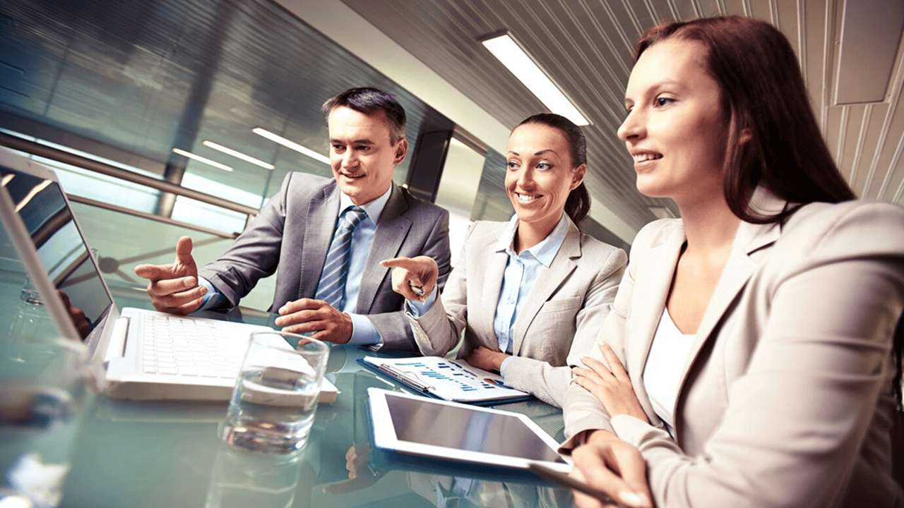 Executive Strategy Playbook: Banking Innovation and Transformation